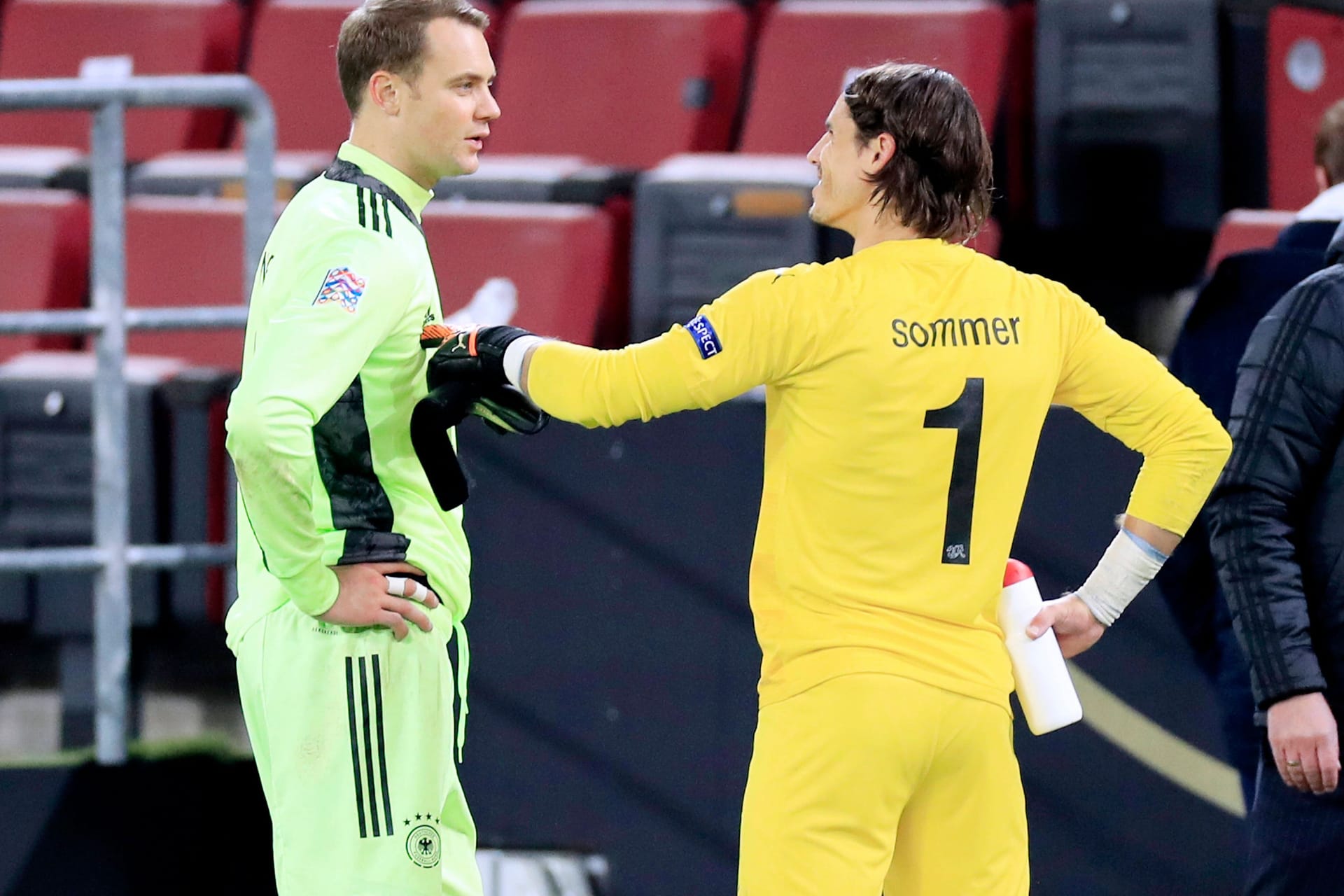 Manuel Neuer (l.) und Yann Sommer: Die beiden Nationaltorhüter sind beim FC Bayern von nun an Teamkollegen und Konkurrenten.