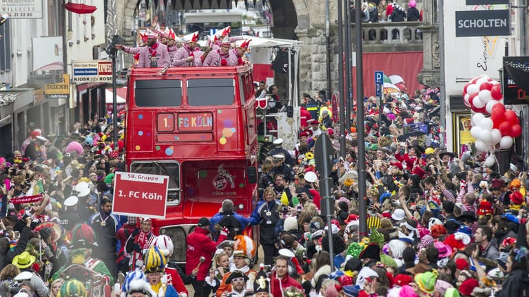 Rosenmontagszug 27.02.2017 in Köln: "Das geht (absolut ironiefrei) wirklich nicht!"