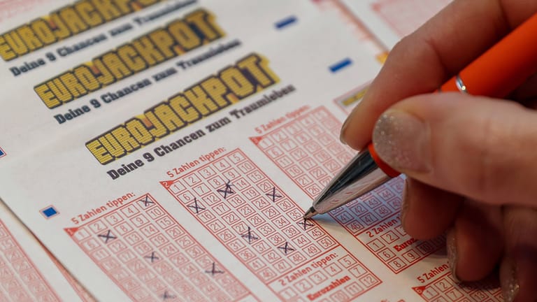 In Bremen hat eine Person Glück gehabt: 107 Millionen Euro waren im Jackpot.