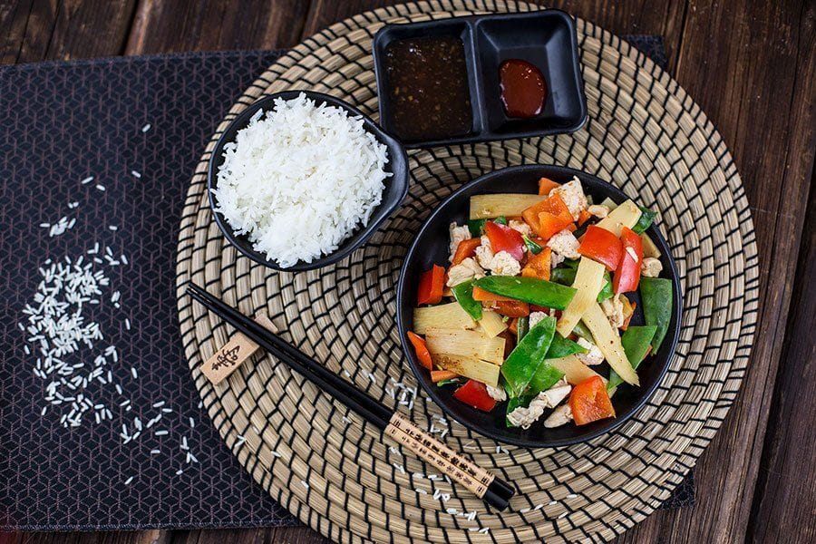 Hähnchen-Gemüse: Dieses Wok-Gericht ist in nur 30 Minuten fertig.