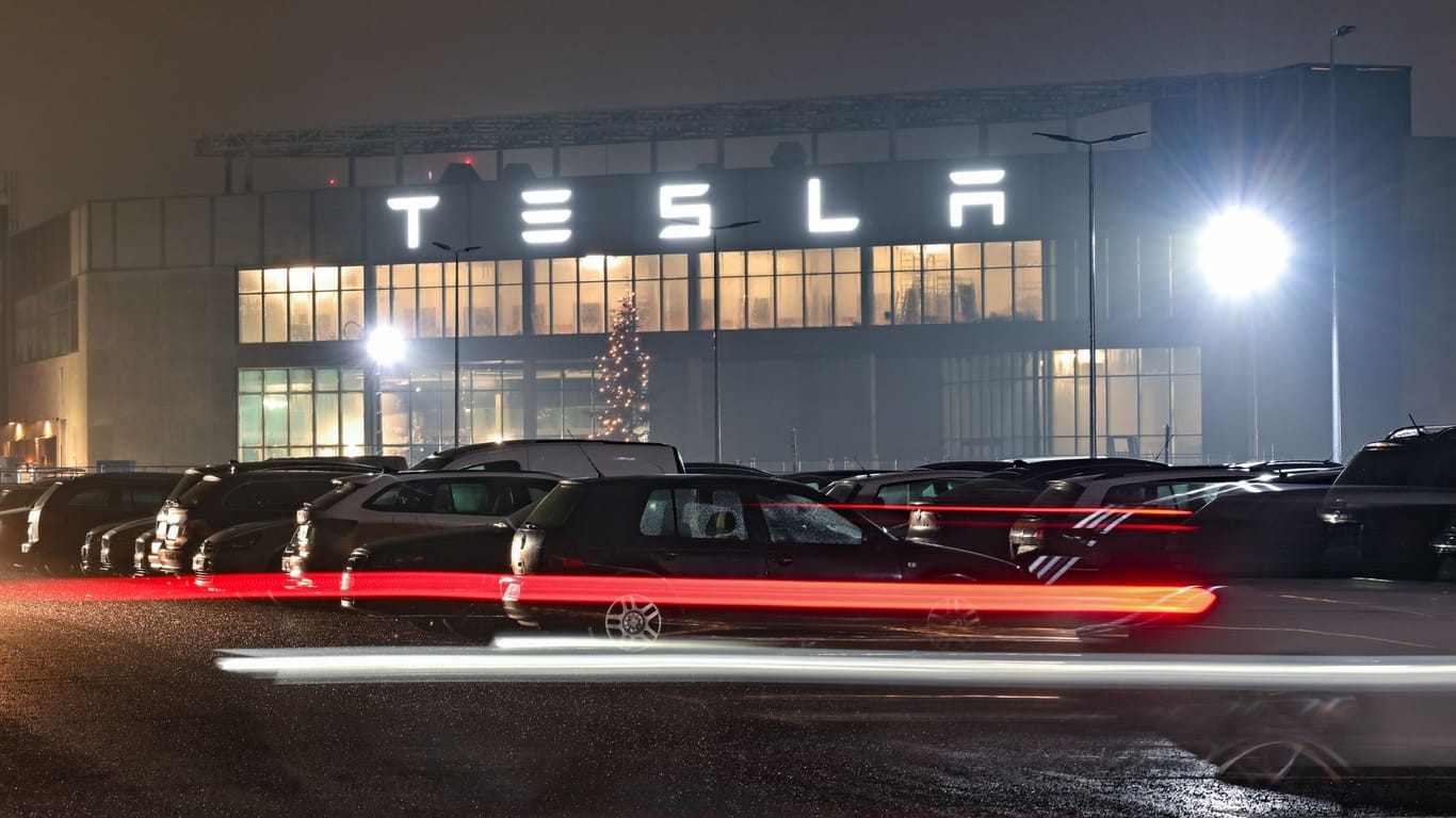 Das Tesla-Werk in Grünheide: Die Stimmung unter den Mitarbeitern soll nicht gut sein.