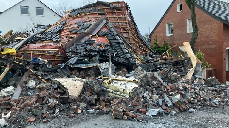 Gebäude in Bochum vollständig eingestürzt