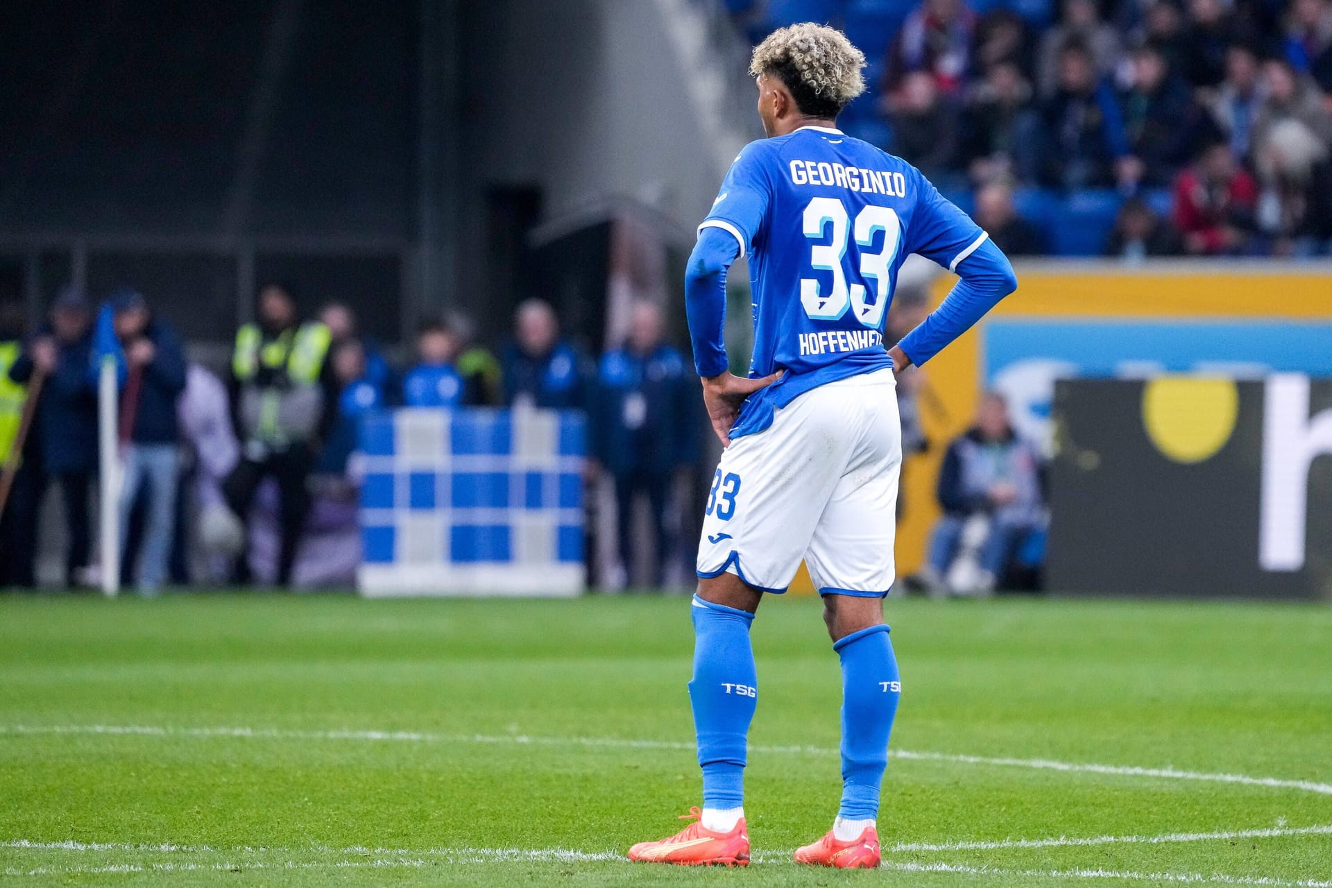 TSG Hoffenheim. Zugänge: Kasper Dolberg (OGC Nizza, Leihe), John Anthony Brooks (Benfica). Abgänge: Georginio Rutter (Leeds United, im Bild), Benjamin Hübner (Karriereende).