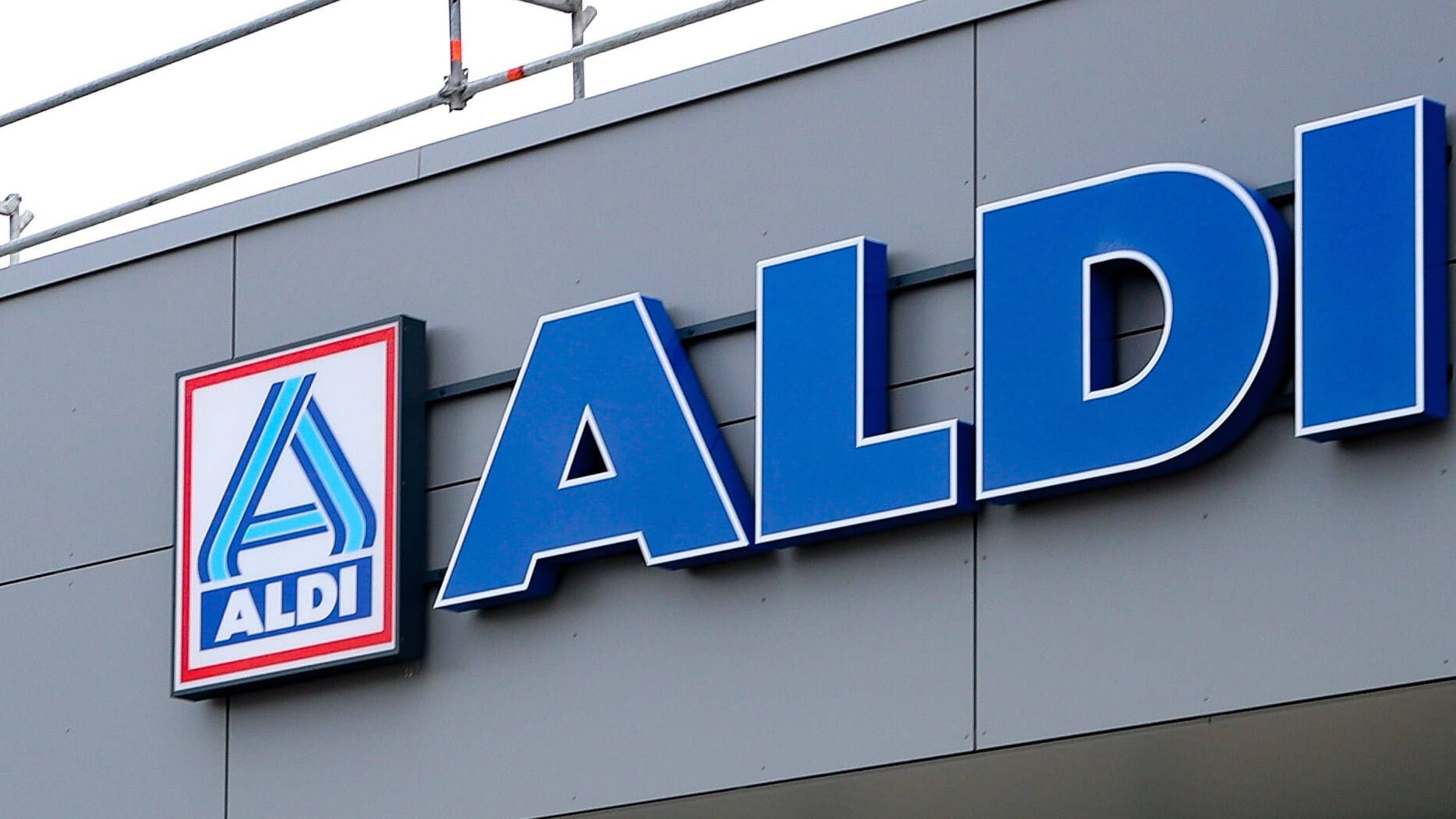 Logo von Aldi Nord (Symbolbild): Nach jahrelangem Streit haben die Eigentümerfamilien des Discounters Aldi Nord ihre Meinungsverschiedenheiten beigelegt.