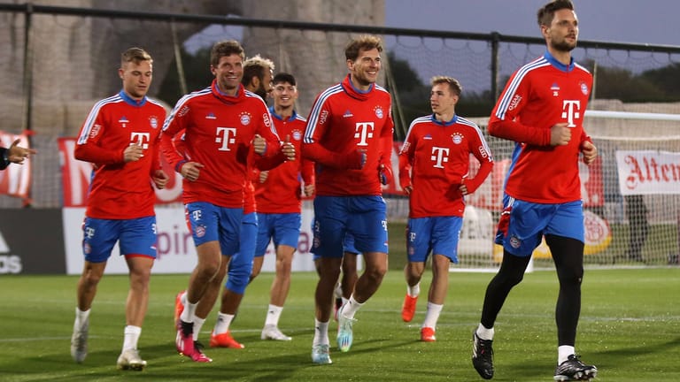 Joshua Kimmich und Thomas Müller (v.l.): Die beiden Nationalspieler wollen dem WM-Frust Erfolge mit dem FC Bayern folgen lassen.