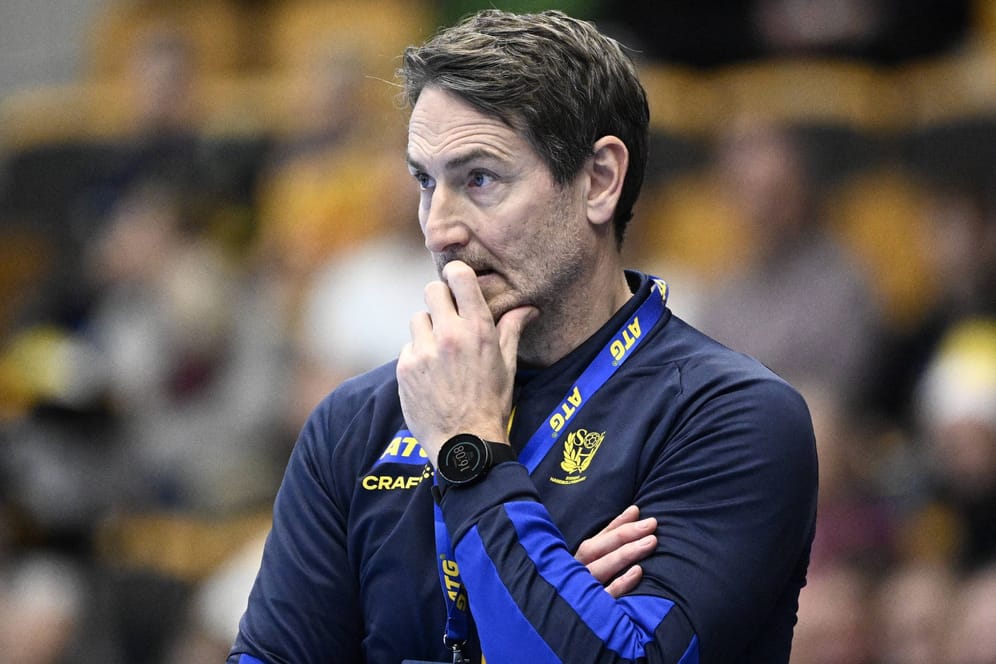 Schwedens Trainer Glenn Solberg: Die Mannschaft muss auf kuriosem Weg zur Halle kommen.