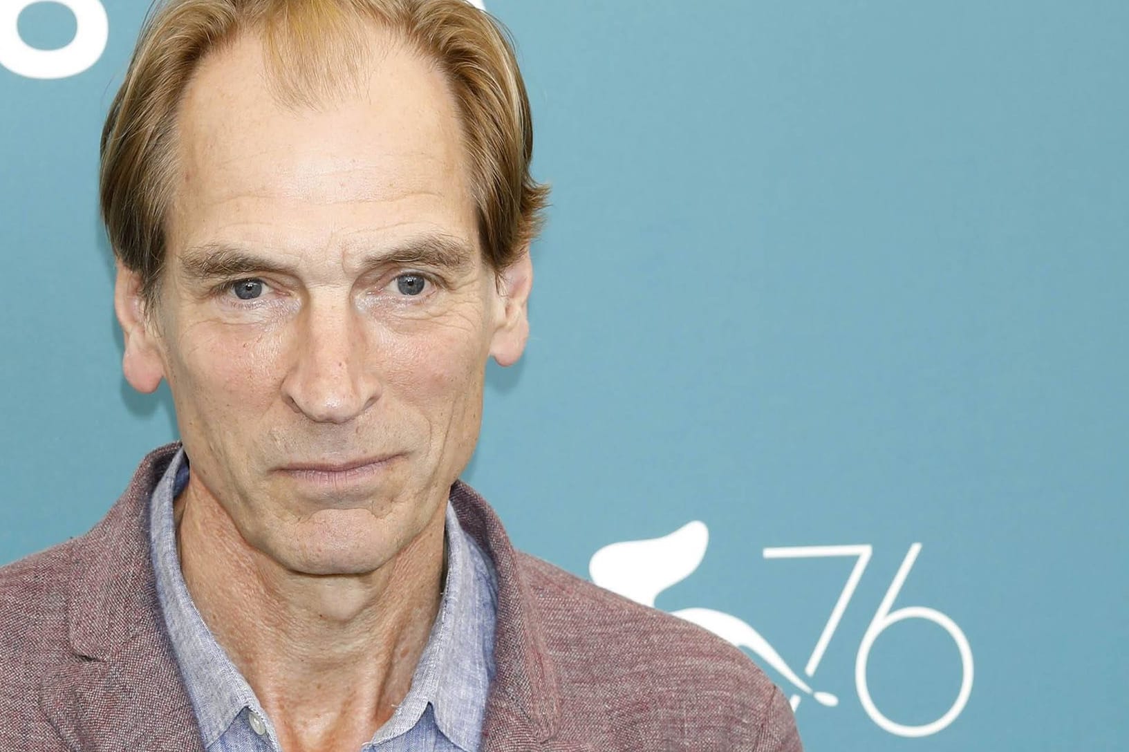 Julian Sands: Der 65-Jährige brach am 13. Januar zu einer Wanderung auf.