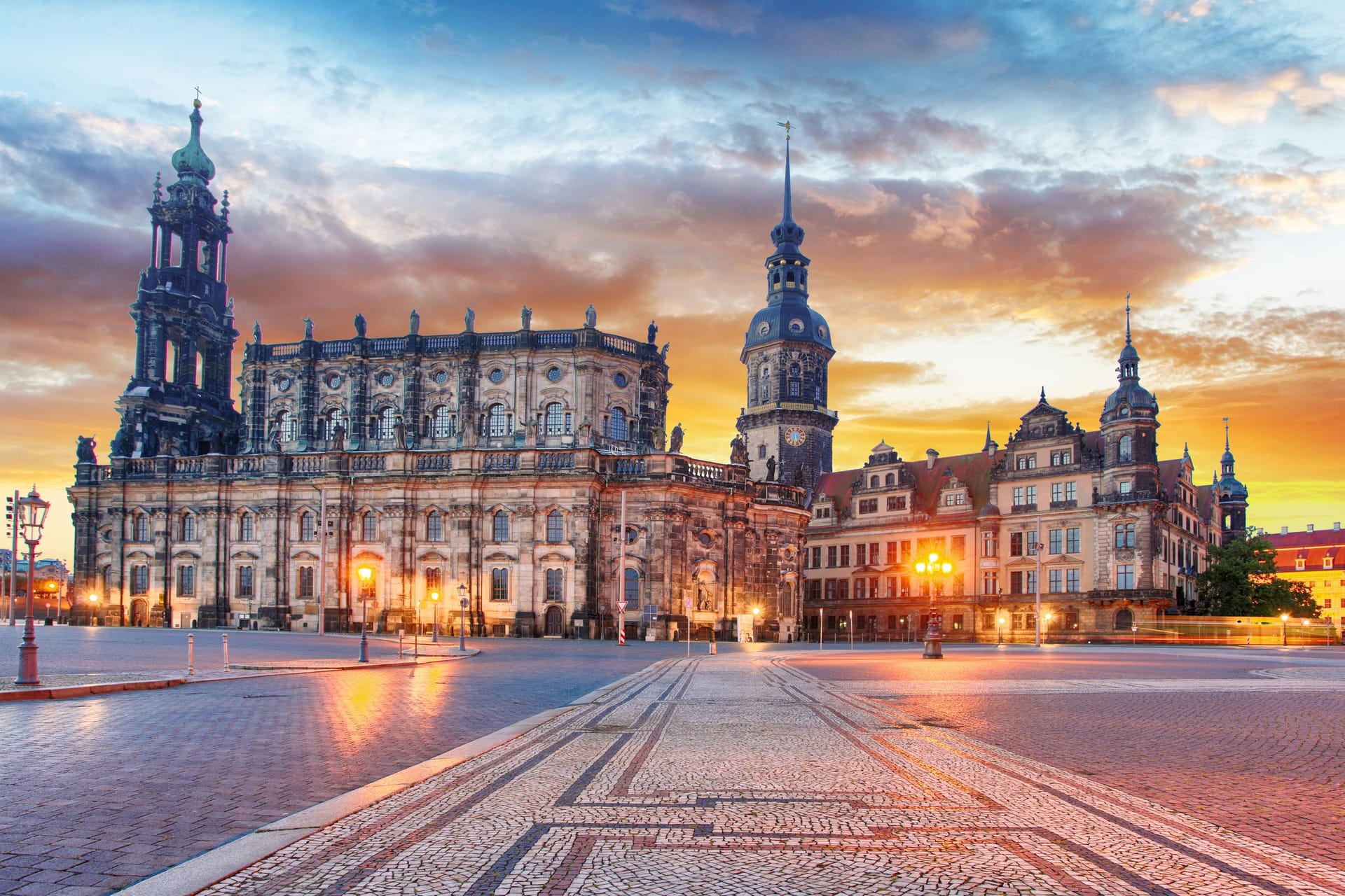 Mit unserem heutigen Deal des Tages reisen Sie für kleines Geld nach Dresden.