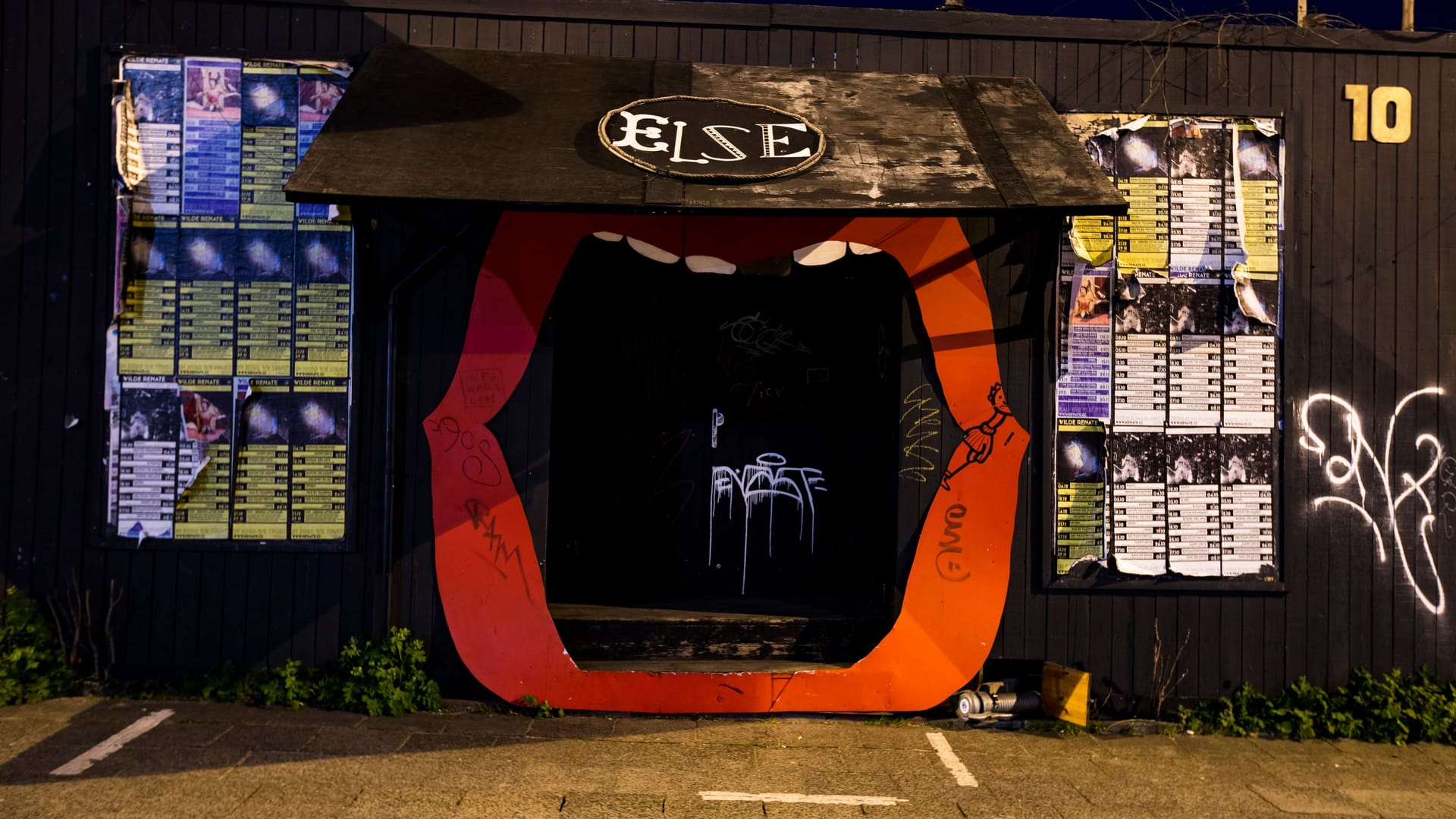 Else in Berlin: Wenn die A100 nach den aktuellen Plänen verlängert wird, kann der Club nicht mehr in seinen Räumlichkeiten bleiben. Else in Berlin: Wenn die A100 nach den aktuellen Plänen verlängert wird, kann der Club nicht mehr in seinen Räumlichkeiten bleiben.