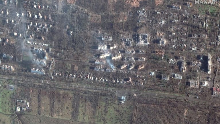Satellitenaufnahmen zeigen die Zerstörung in Bachmut.