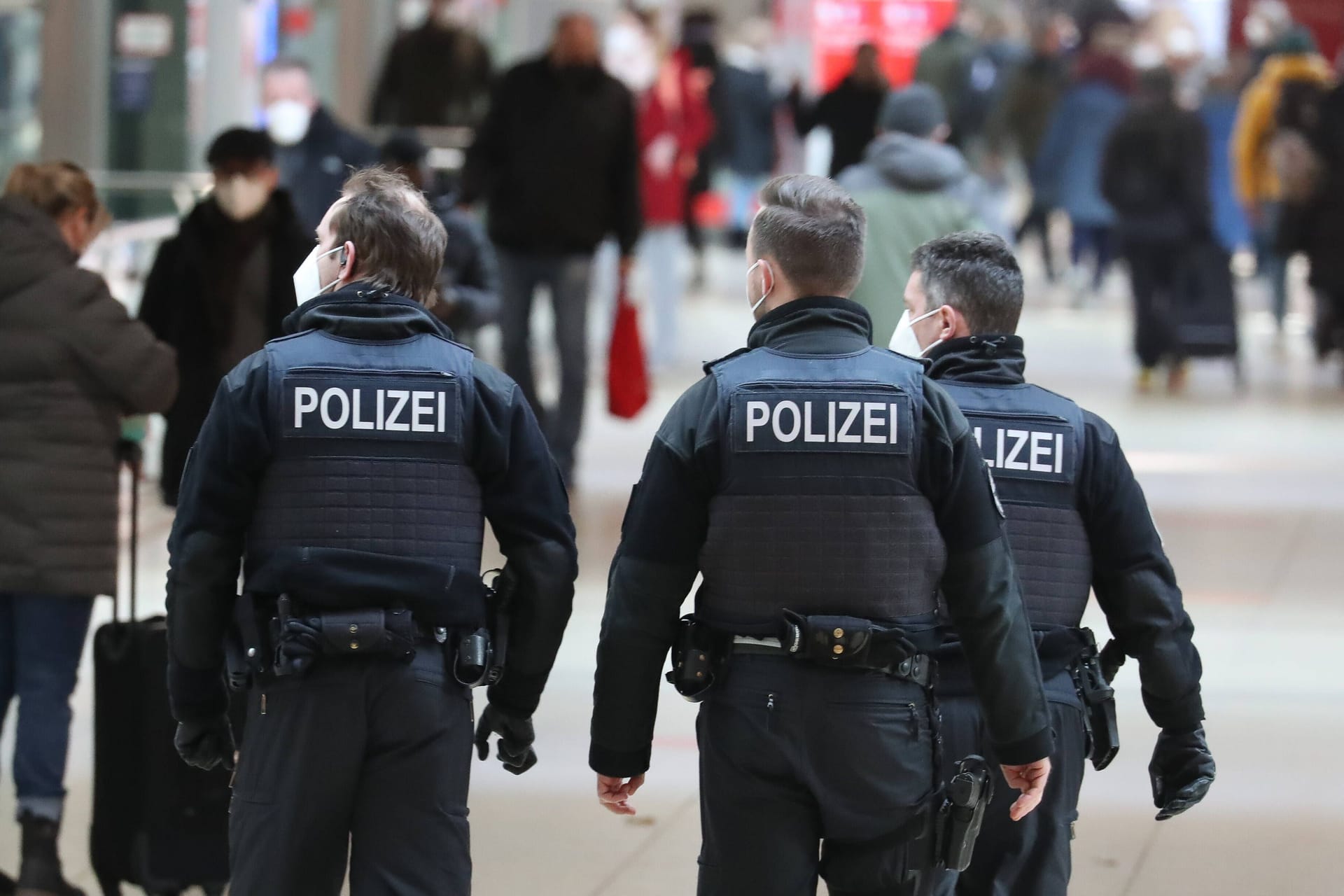 Bundespolizisten im Hauptbahnhof Hannover (Archivbild): In der Nacht zu Freitag kam es zu einem schweren Körperverletzung.