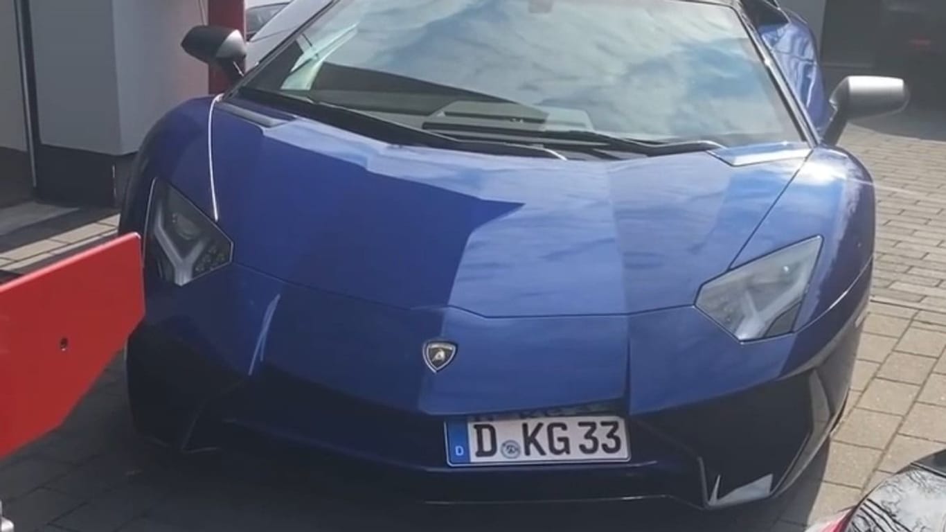 Blauer Sportwagen: Der Lamborghini wurde gestohlen.