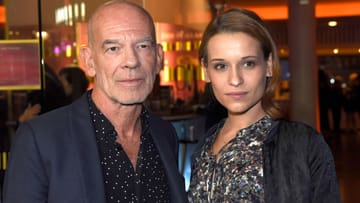 Martin Wuttke und Kristin Suckow standen gemeinsam für "Ottilie von Faber-Castell – Eine mutige Frau" vor der Kamera.