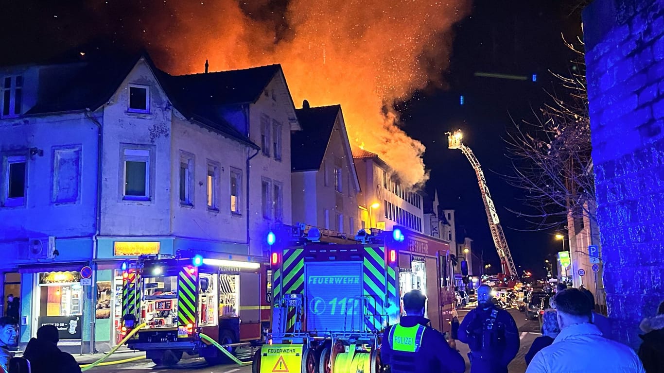Mehrere Verletzte bei Wohnhausbrand in Bielefeld