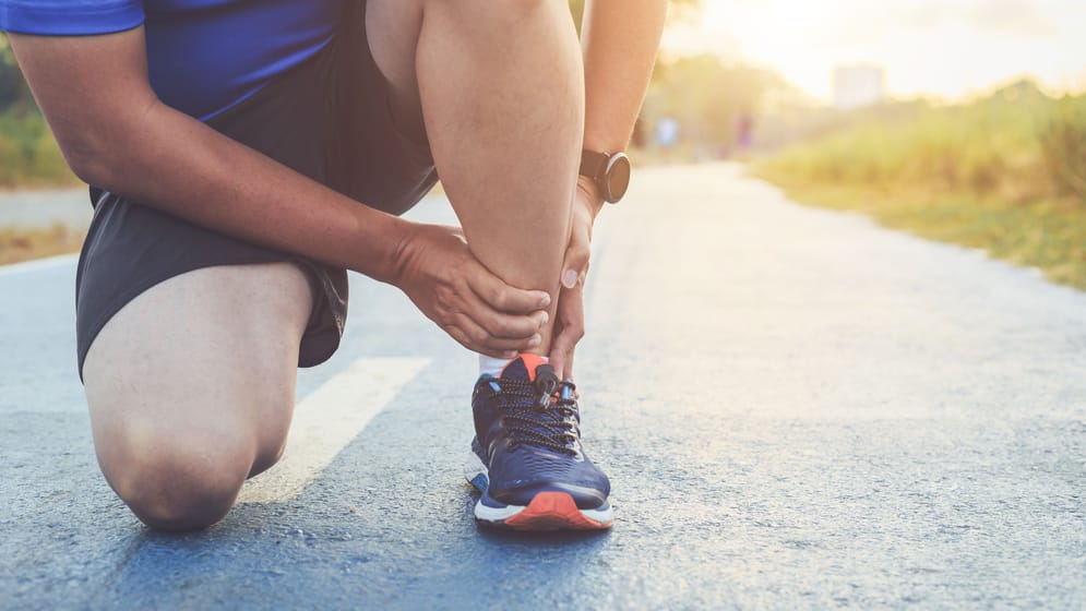 Ermüdungsbruch im Knöchel Diese Symptome sind ein Warnsignal