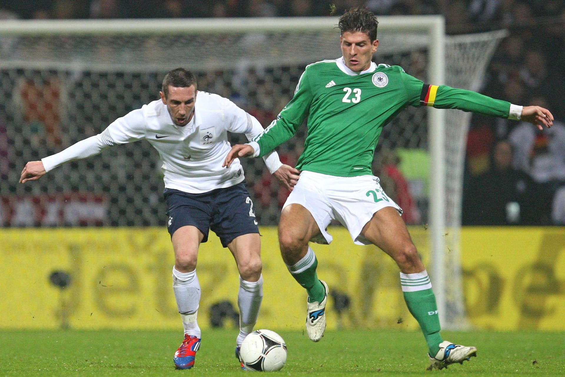 Länderspiel gegen Frankreich (Archivfoto): Lang ist es her, dass im Weserstadion eine Nationalmannschaft auflief. Am 29. Februar 2012 war zuletzt Frankreich zu Gast.