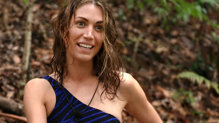 Tessa Bergmeier nach einer Dschungelprüfung: Die 33-Jährige hat im Camp mehrere Kilos abgenommen.