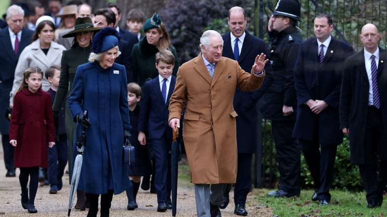 Die Königsfamilie präsentierte sich am ersten Weihnachtstag dem britischen Volk – ohne Prinz Harry und Herzogin Meghan.
