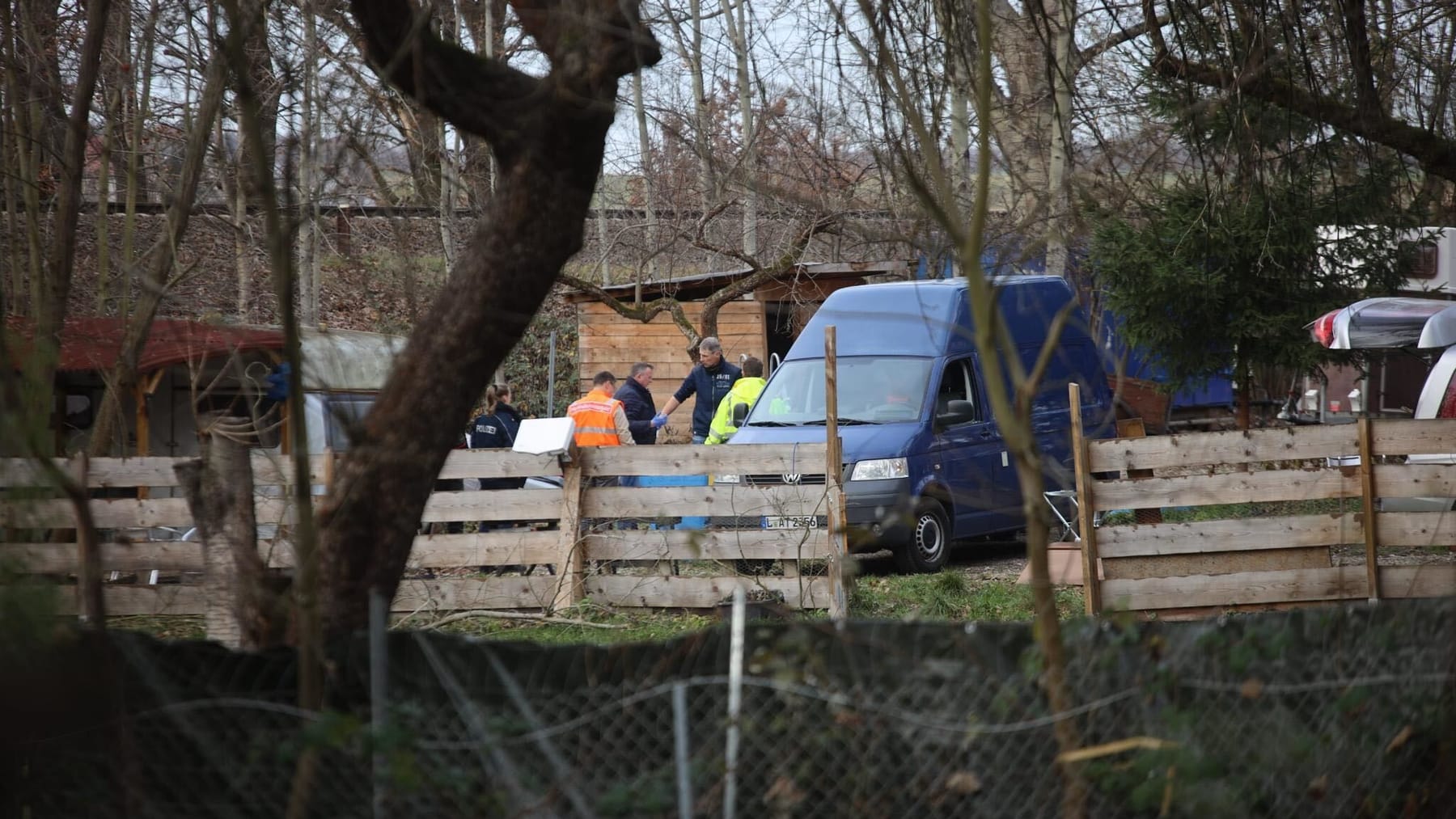 Landkreis Leipzig Vermisster 18Jähriger tot neben Bahnstrecke gefunden