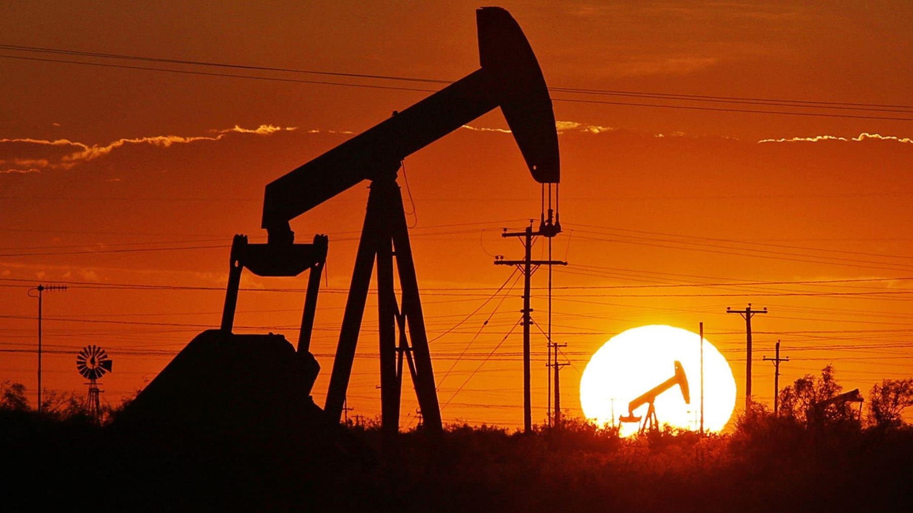 Los precios del petróleo continúan cayendo mientras los expertos se preocupan por China