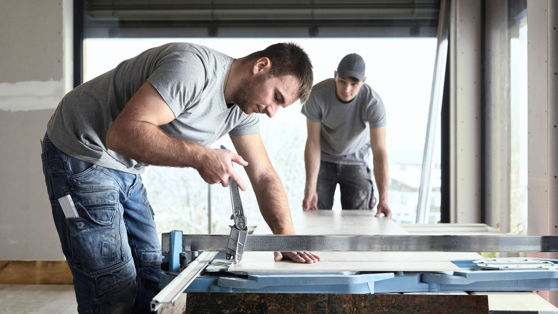 Handwerker: Nicht nur die Lohnkosten steigen.