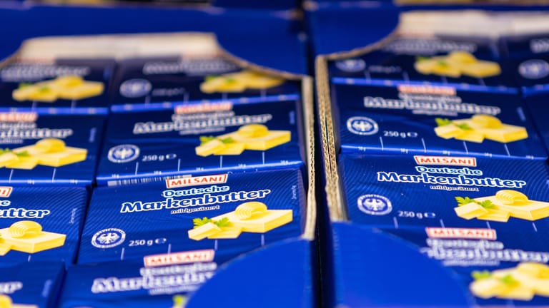 Deutsche Markenbutter von der Aldi-Eigenmarke "Milsani": Der Preis für das Produkt ist gesunken, doch Milch wird teurer.