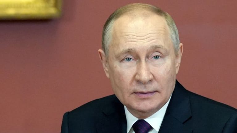 Wladimir Putin (Archivbild): Zahlreiche Waren dürfen seit Monaten nicht mehr aus Russland bezogen werden.