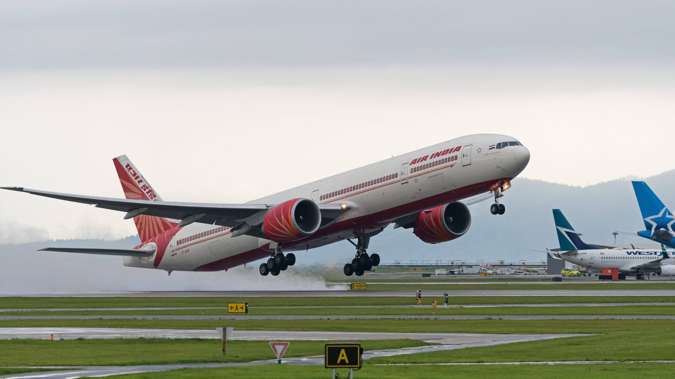 Ein Passagier, der während eines Air-India-Fluges auf eine Mitreisende uriniert hatte, erhielt von der Airline vier Monate Flugverbot.