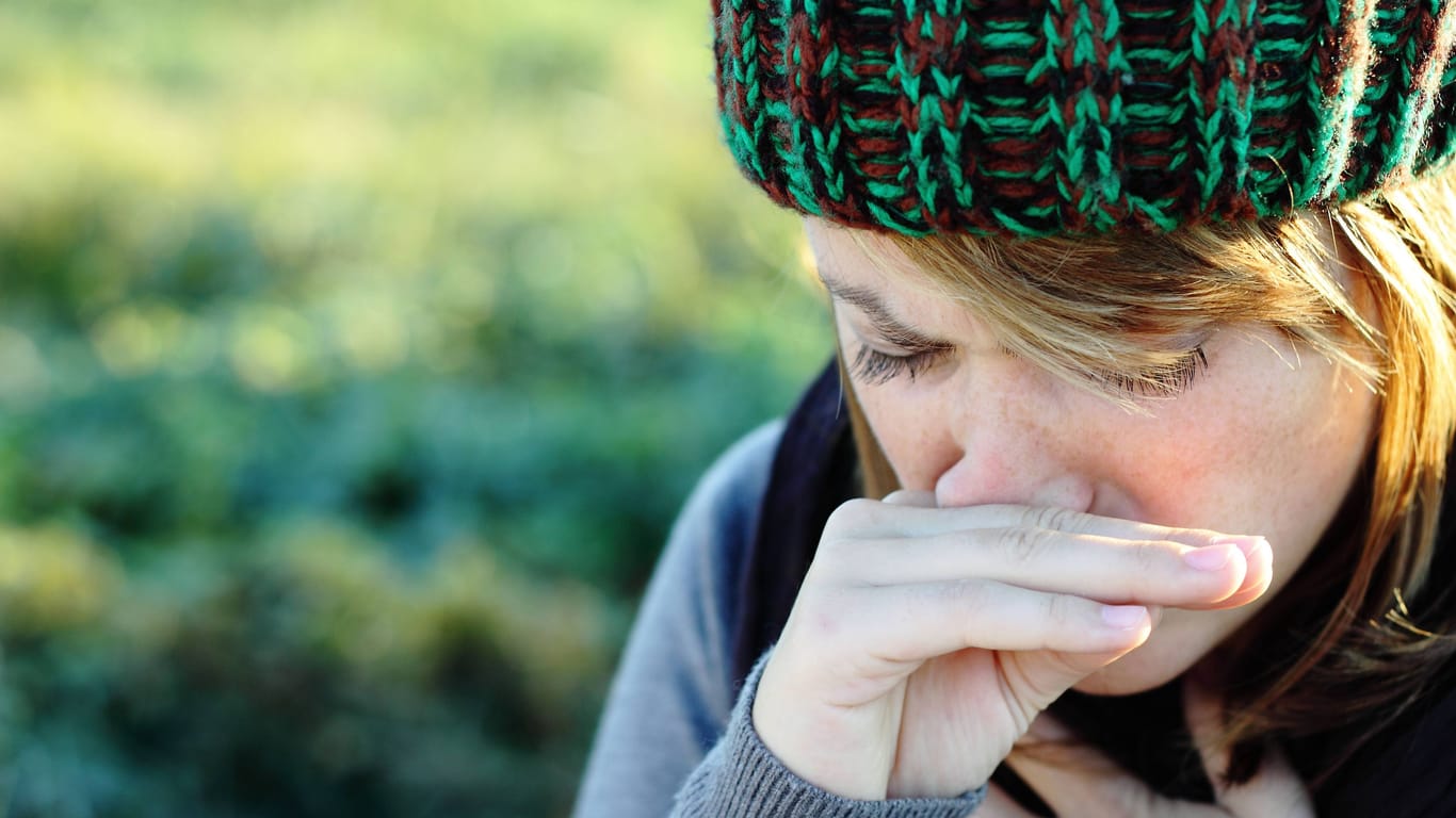 Keine Erkältung: Bereits seit Dezember kämpfen manche Allergiker mit der Haselnussblüte.