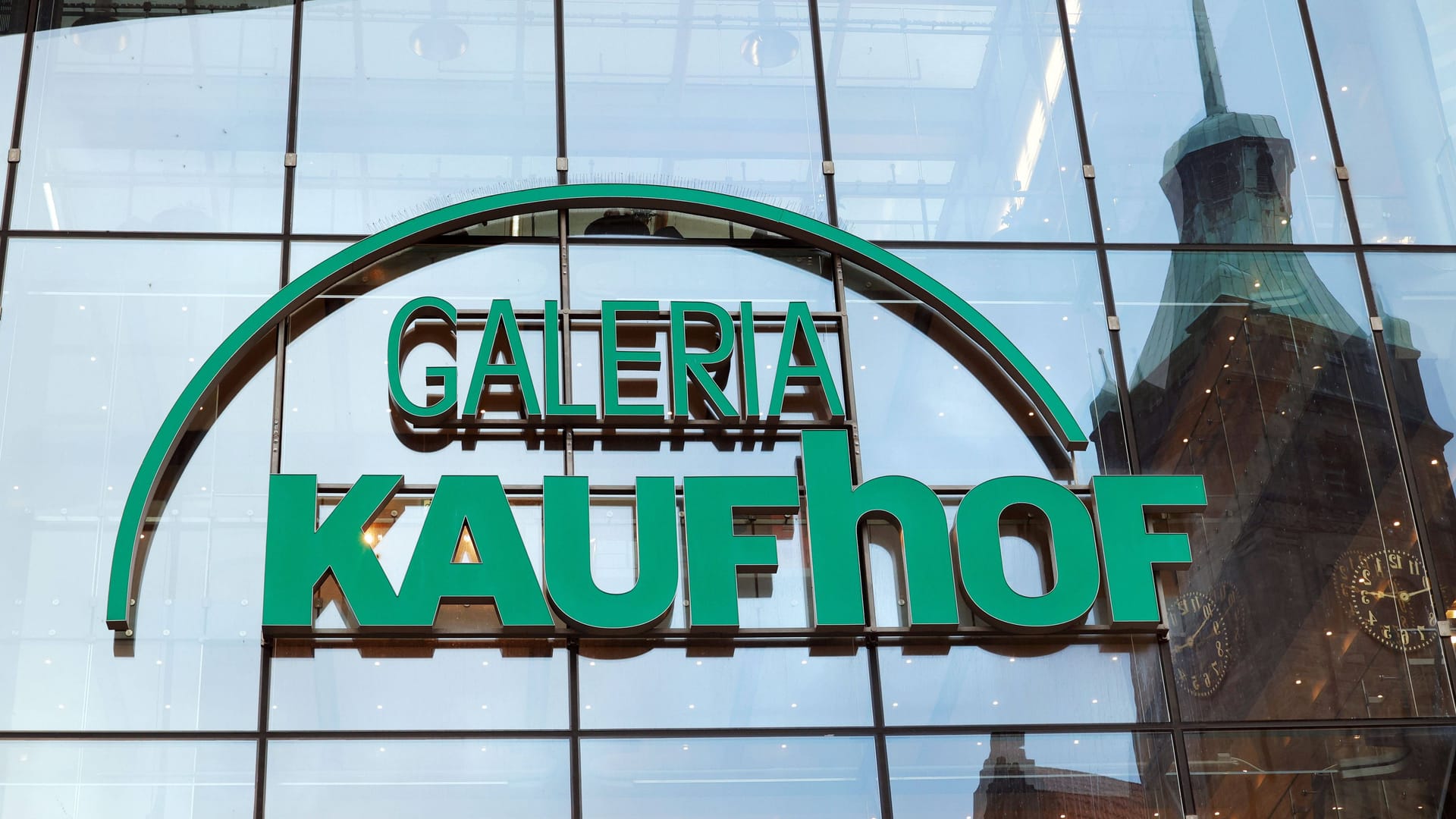 Galeria Kaufhof: Noch ist die Zukunft um die Warenhaus-Kette ungewiss. Galeria Kaufhof: Noch ist die Zukunft um die Warenhaus-Kette ungewiss.