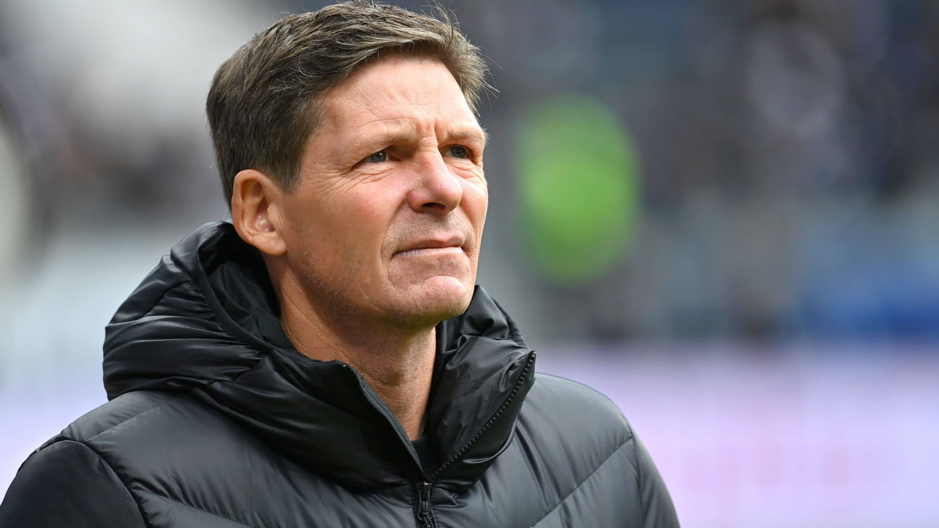 Oliver Glasner: Der Frankfurt-Coach sieht seine Mannschaft durch die Vorgänge um den Klub-Präsidenten nicht beeinflusst.