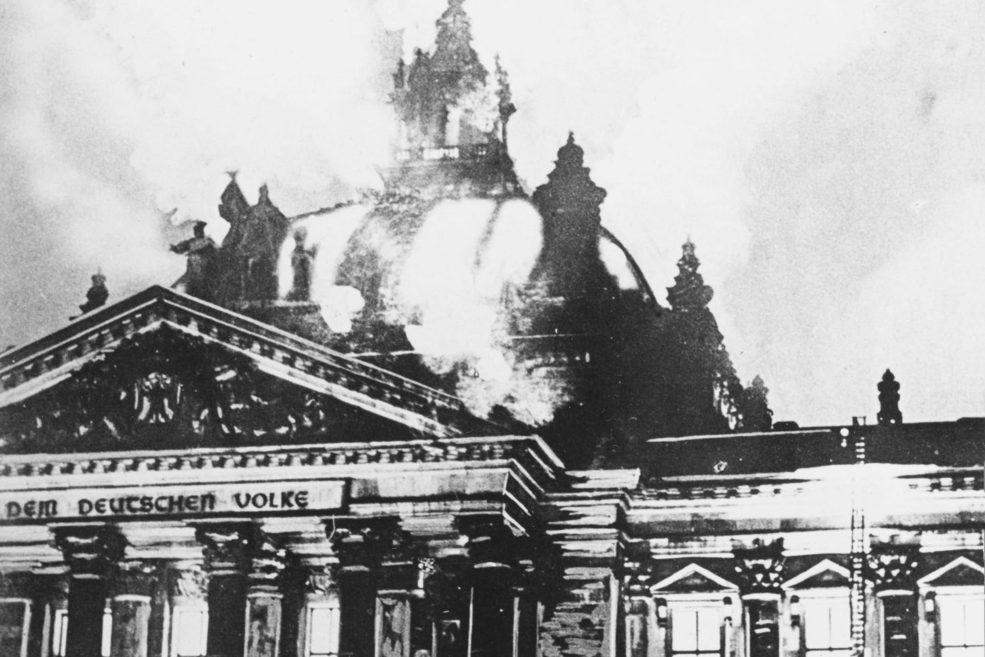 Berlin: In der Nacht vom 27. auf den 28. Februar 1933 brannt der Reichstag.