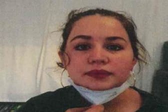 Die 16-jährige Amina Zukic; Die Polizei fahndet mit diesem Bild nach dem Mädchen.