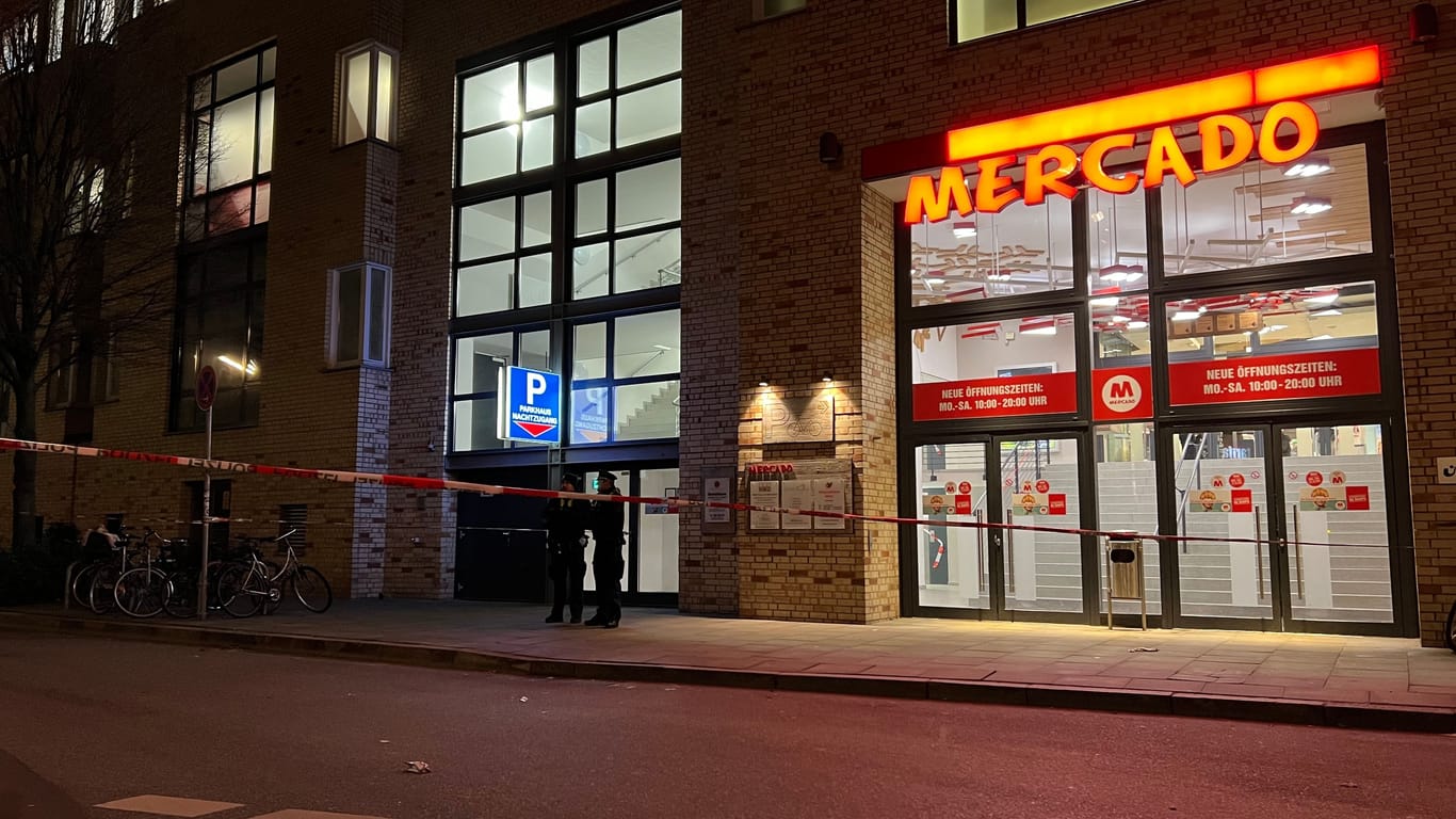 Eingang zum Einkaufszentrum "Mercado" in Hamburg-Ottensen: Hier bedrohte am Mittwoch ein Mann den Sicherheitsdienst.