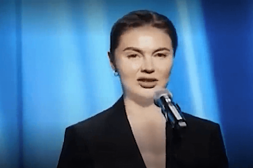 Alina Kabajewa: Die angebliche Geliebte von Wladimir Putin vergleicht die russischen Staatsmedien hier mit einer berüchtigten Waffe.