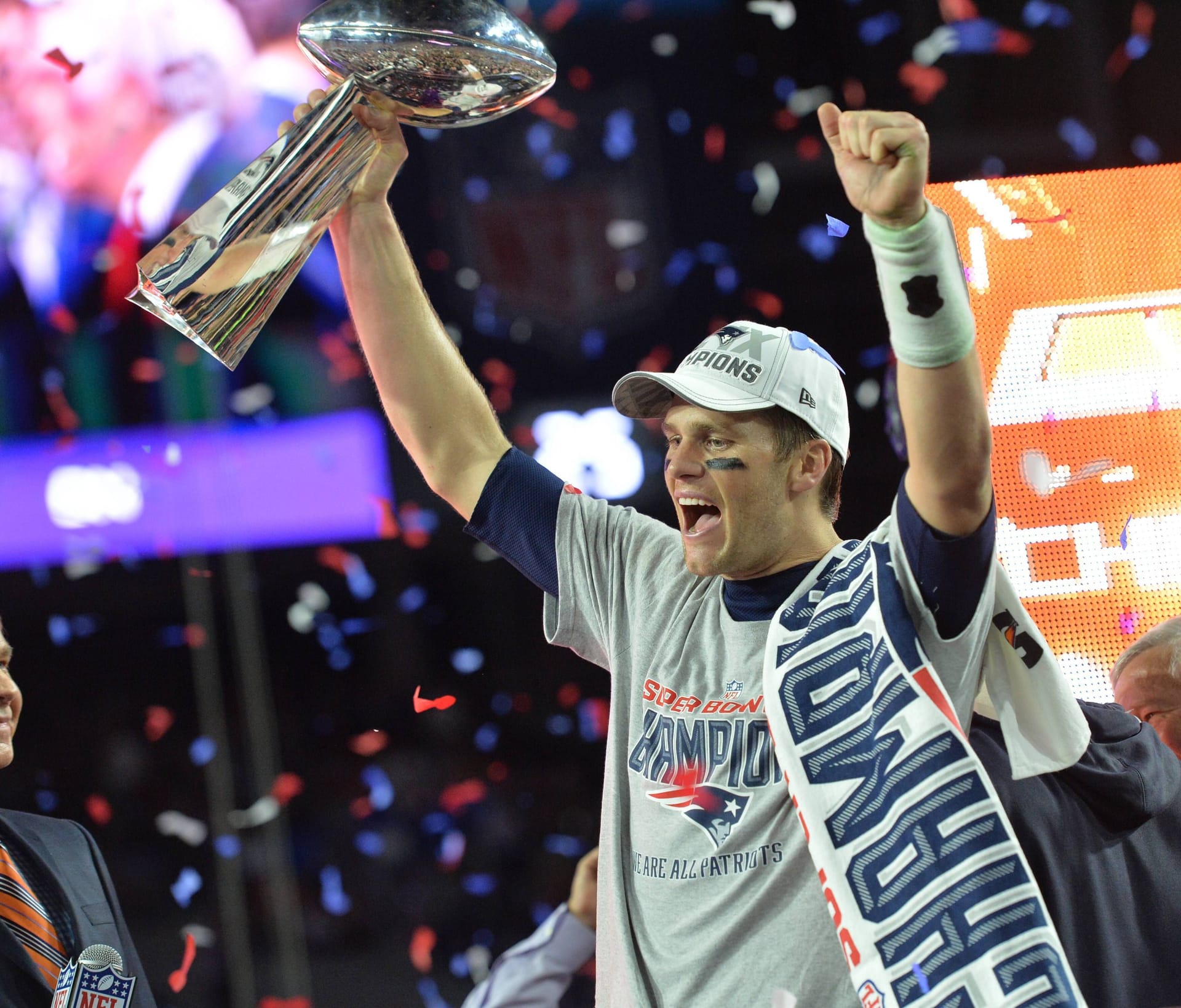 Zehn Jahre nach dem letzten Titelgewinn war es dann wieder so weit: Im Super Bowl der Saison 2014 setzten sich die Patriots in einer spannenden Partie gegen Titelverteidiger Seattle Seahawks mit 28:24 durch. Brady holte Titel Nummer vier und erneut die Auszeichnung zum MVP des Super Bowls.