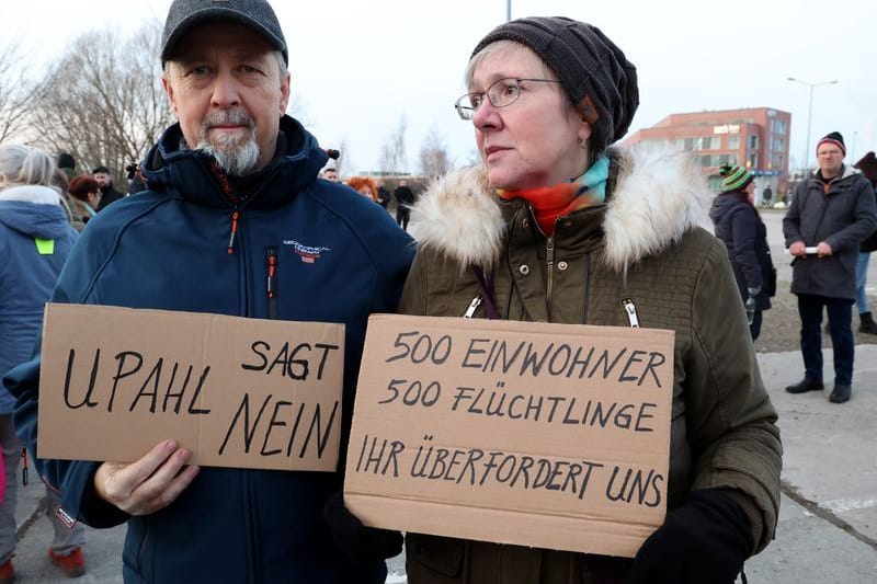 Proteste gegen eine neue Flüchtlingsunterkunft in Upahl, Mecklenburg-Vorpommern (Symbolbild): Der 500-Einwohner-Ort sollte 500 Geflüchtete unterbringen.