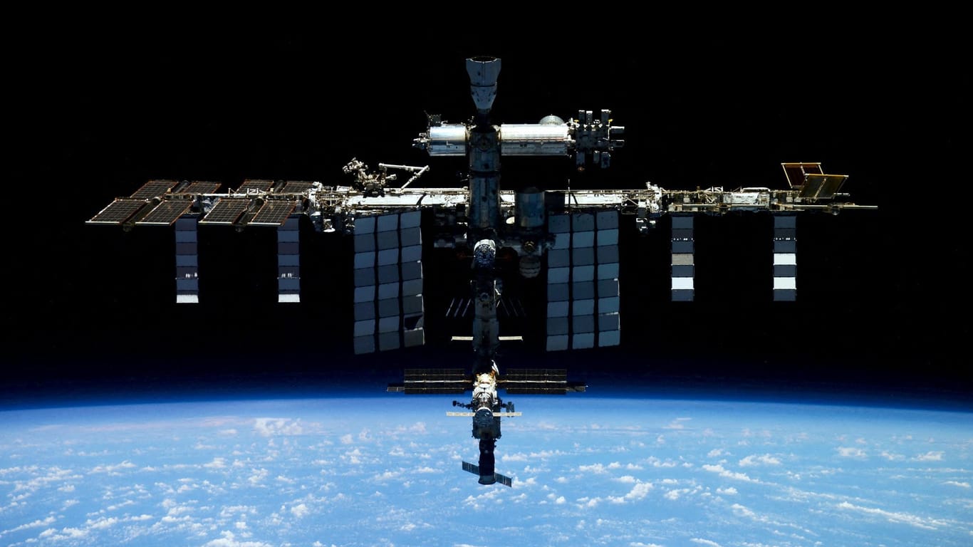 Die Internationale Raumstation (Archivbild): Eine unbemannte russische Kapsel dockte erfolgreich an.