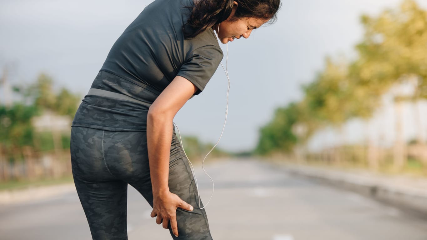 Woman with thigh pain