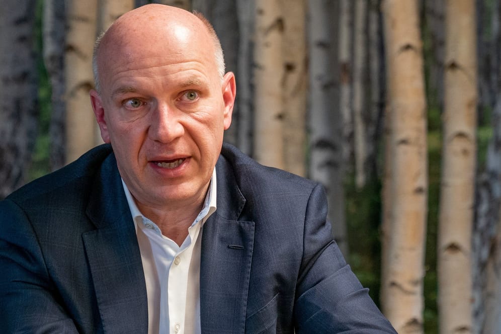 Kai Wegner in der t-online-Redaktion: Er will neuer Regierender Bürgermeister von Berlin werden.