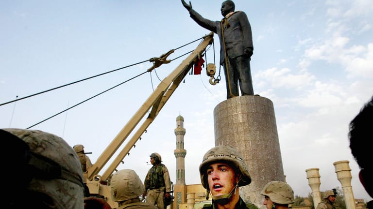 2003: Der irakische Tyrann stürzt – zunächst symbolisch