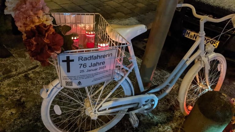 "Ghostbike" im Münchner Westend nach dem Tod einer Radlerin im Januar.