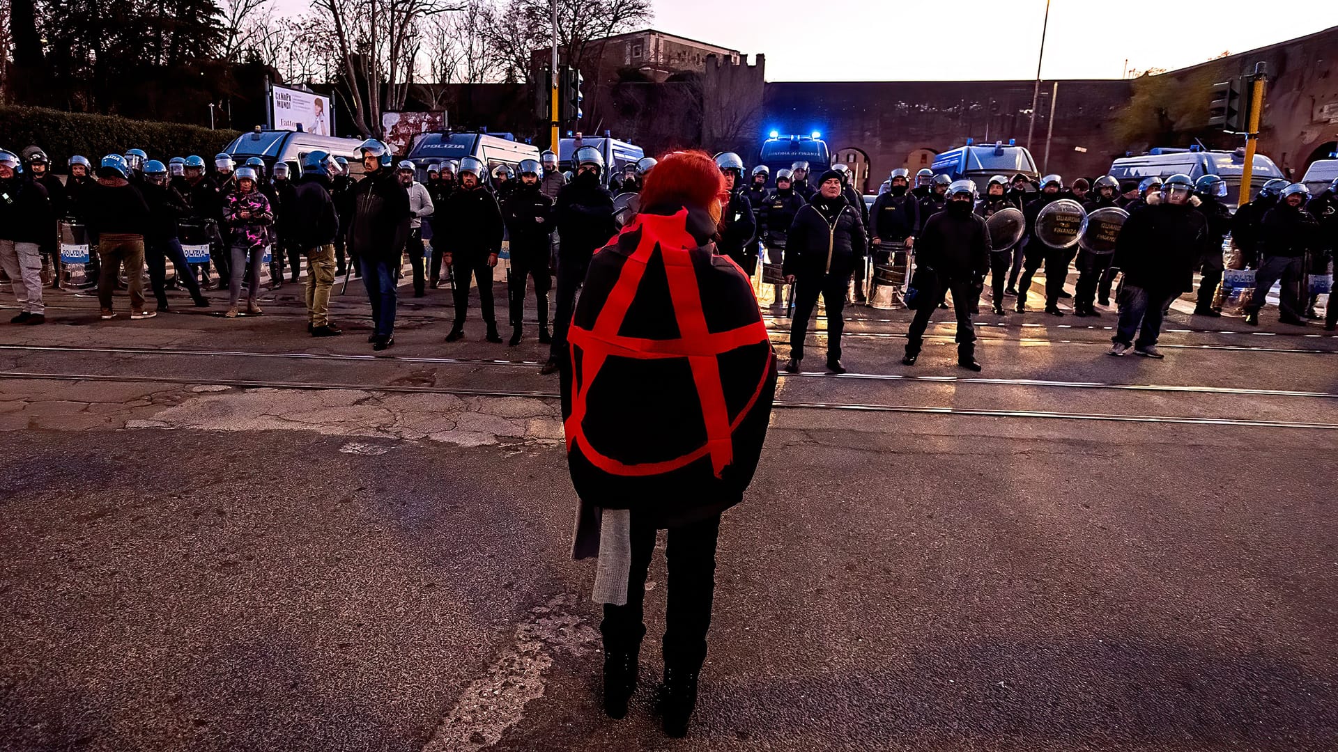 Anarchistische Demonstration gegen Cospitos Inhaftierung: Protestaktionen gegen die Haftbedingungen fanden in vielen Ländern statt.