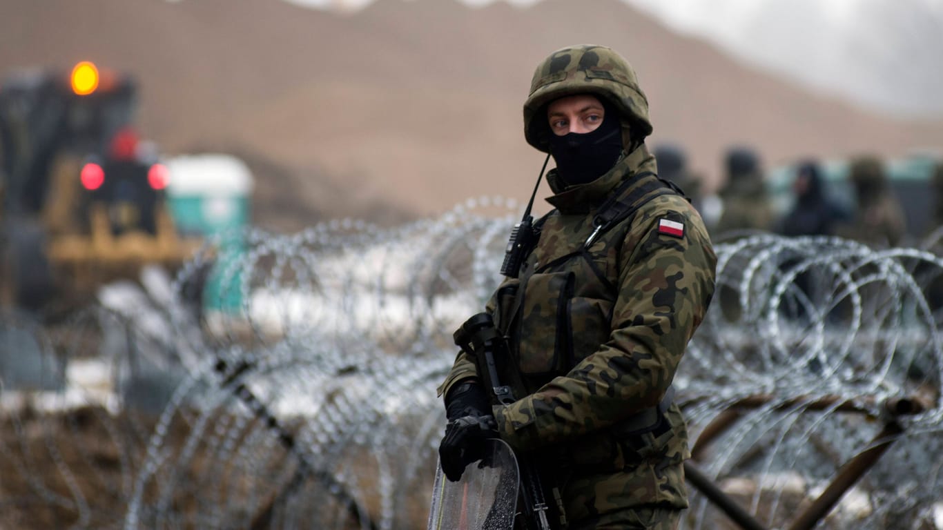Ein polnischer Grenzpolizist an der EU-Außengrenze: