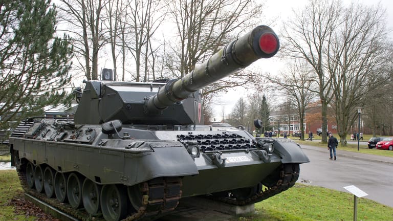 Ein ausgestellter Kampfpanzer vom Typ Leopard 1: Die Bundesregierung hat eine Exportgenehmigung für Kampfpanzer des Typs Leopard 1 in die Ukraine erteilt.