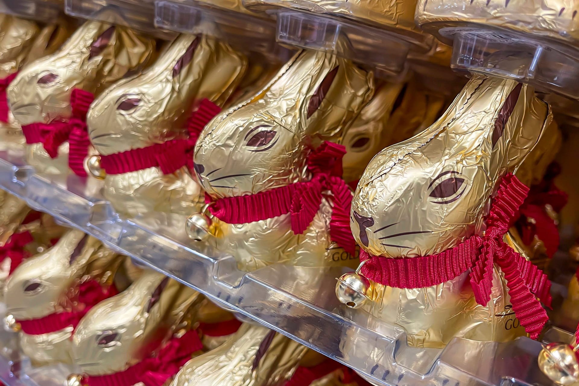 Goldhasen von Lindt: Die Farbe darf weiterhin als Farbmarke eingetragen bleiben. Goldhasen von Lindt: Die Farbe darf weiterhin als Farbmarke eingetragen bleiben.