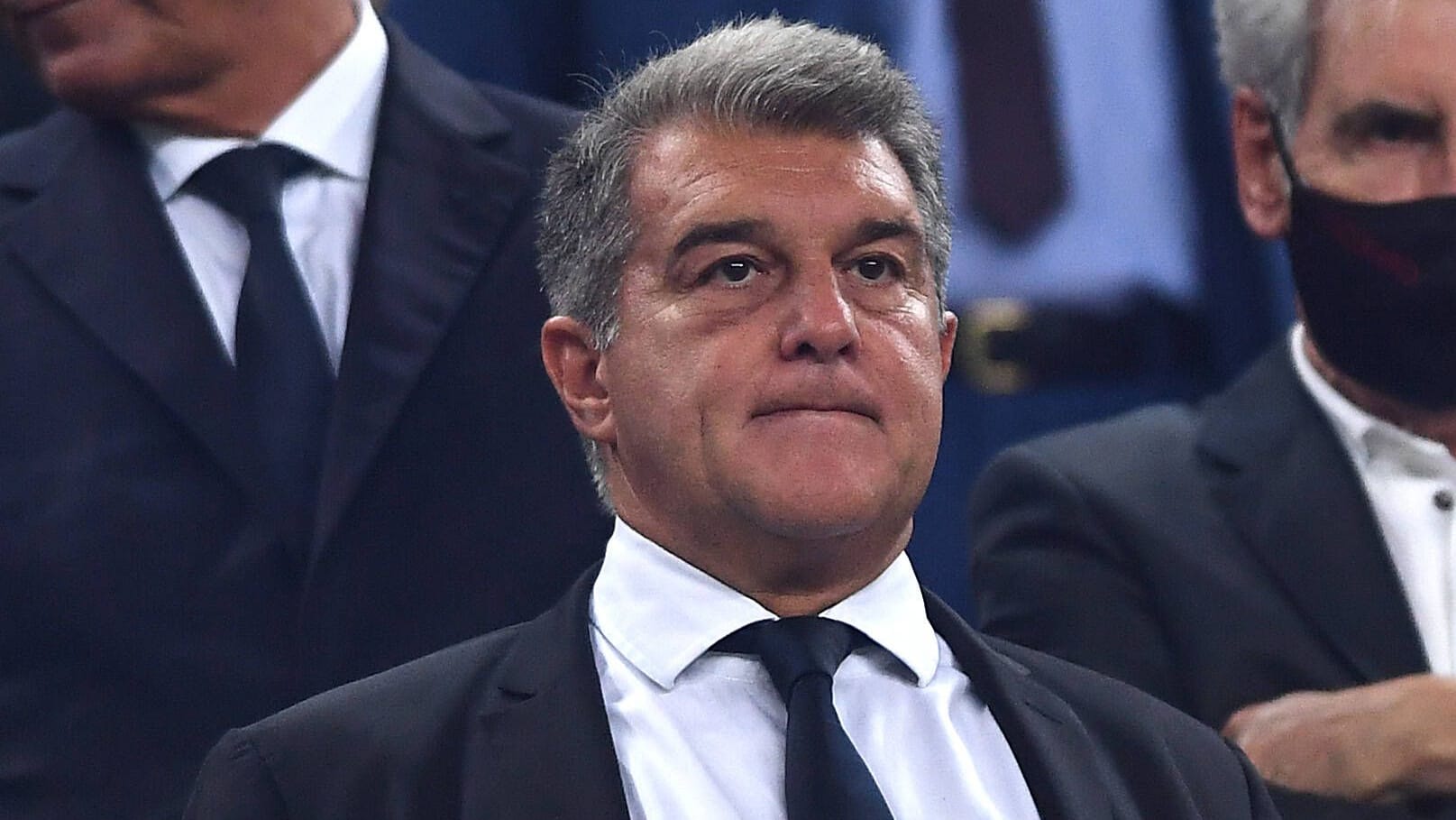 Barcelona-Präsident Laporta: Der Klub muss sich schwerer Vorwürfe erwehren. Barcelona-Präsident Laporta: Der Klub muss sich schwerer Vorwürfe erwehren.