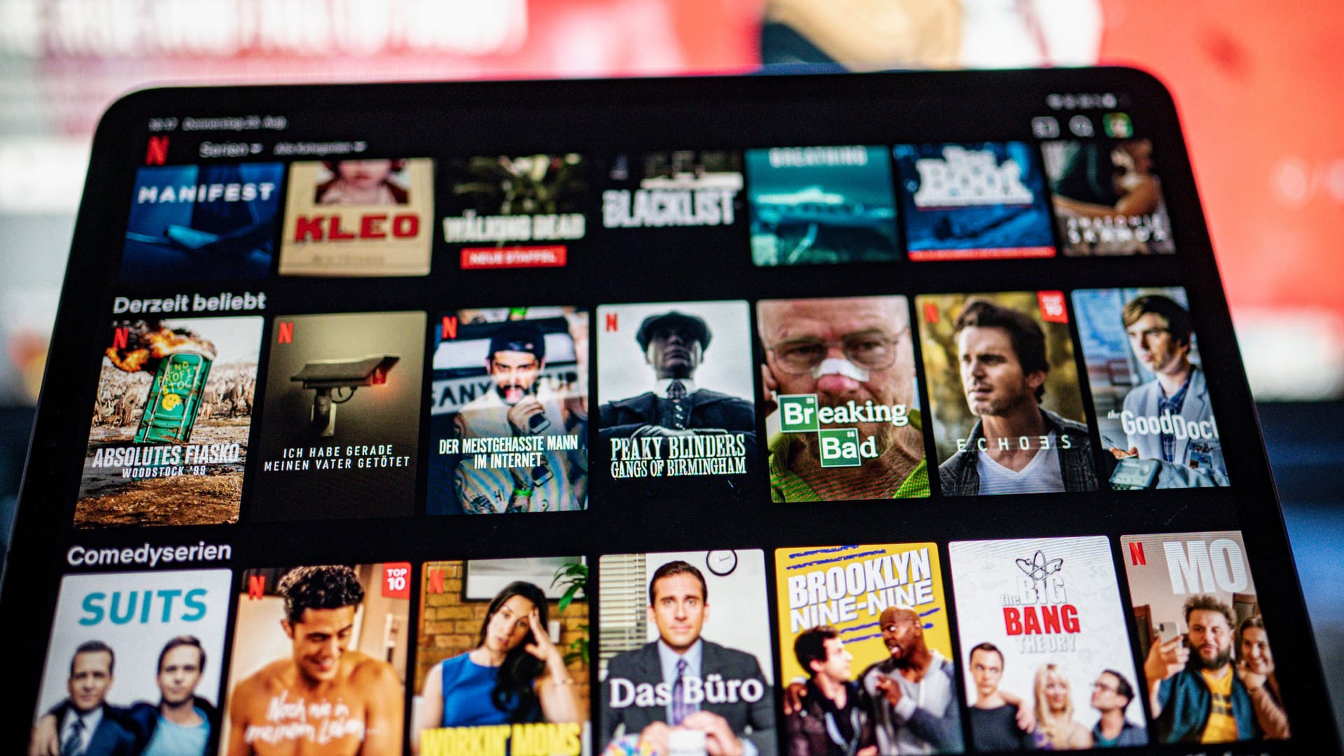 Qual der Wahl: Mit dem Zufallswiedergabe-Button verfolgte Netflix das Ziel, den Entscheidungsprozess der Nutzer zu verkürzen.