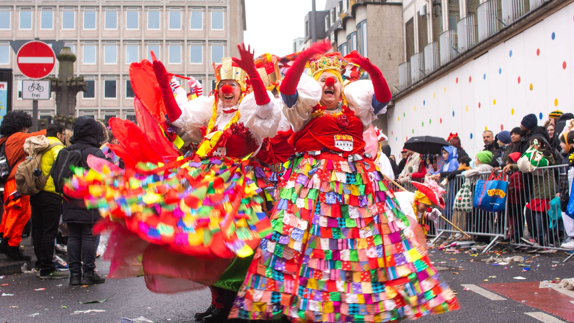 Kölner Schull- und Veedlszoch: Drei Gruppen dürfen am Rosenmontagszug mitlaufen.