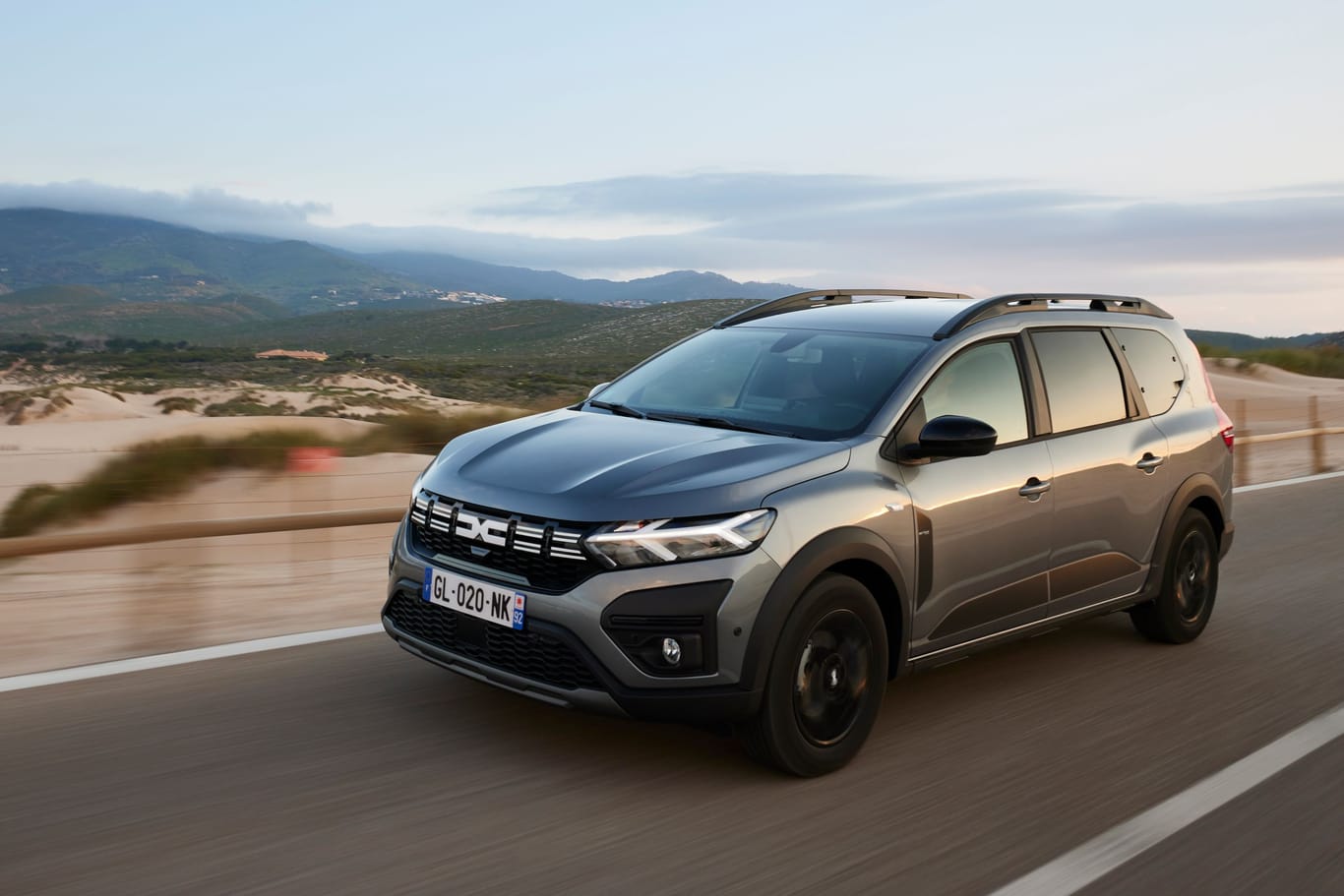 Dacia Jogger Hybrid: ab 23.800 Euro. Dacia Jogger Hybrid: ab 23.800 Euro.